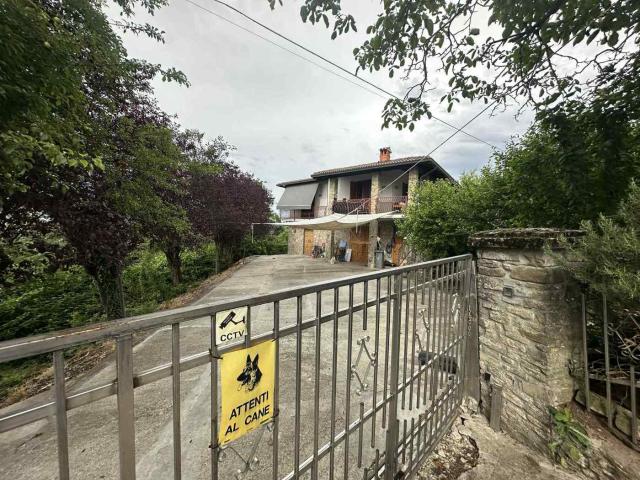 Villa con giardino a Colli Verdi