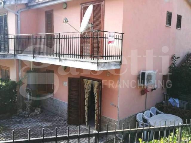 Villa con giardino a Galluccio