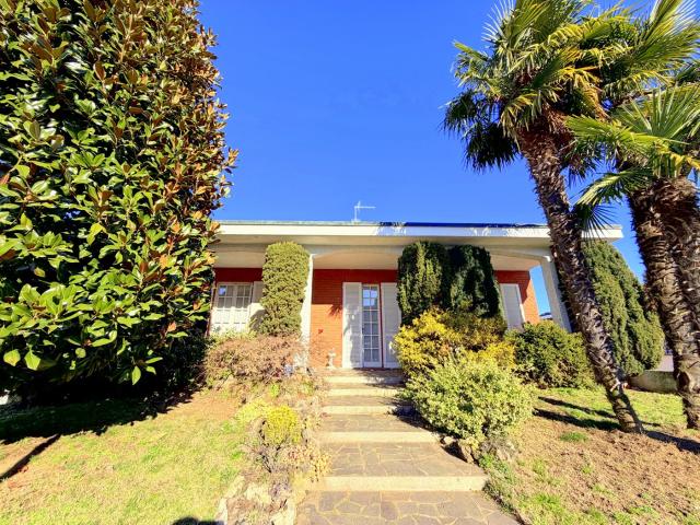 Villa con giardino a Inveruno