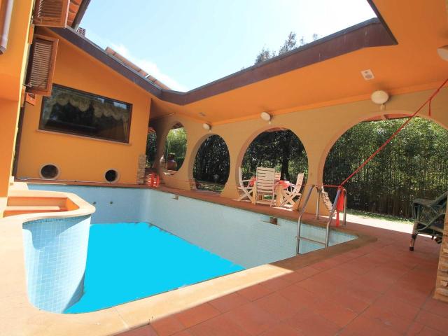 Villa con giardino a Larciano