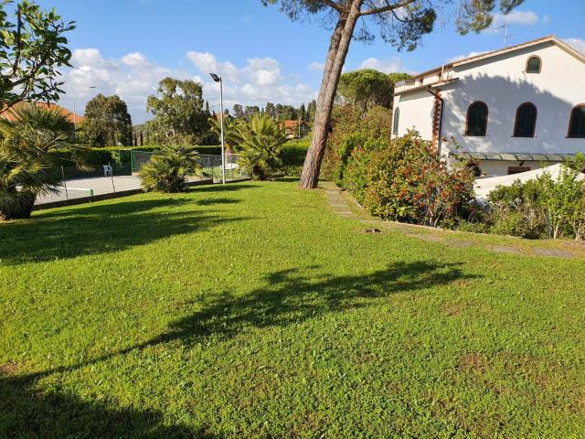 Villa con giardino a Livorno