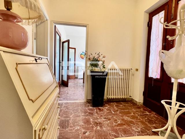 Villa con giardino a Lucca