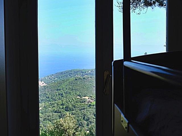 Villa con giardino a Marciana