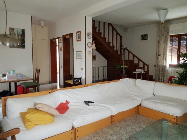 Villa con giardino a Massa