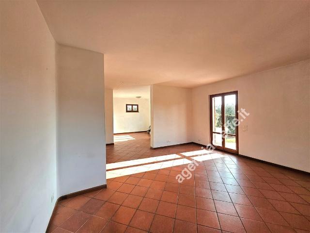 Villa con giardino a Massa