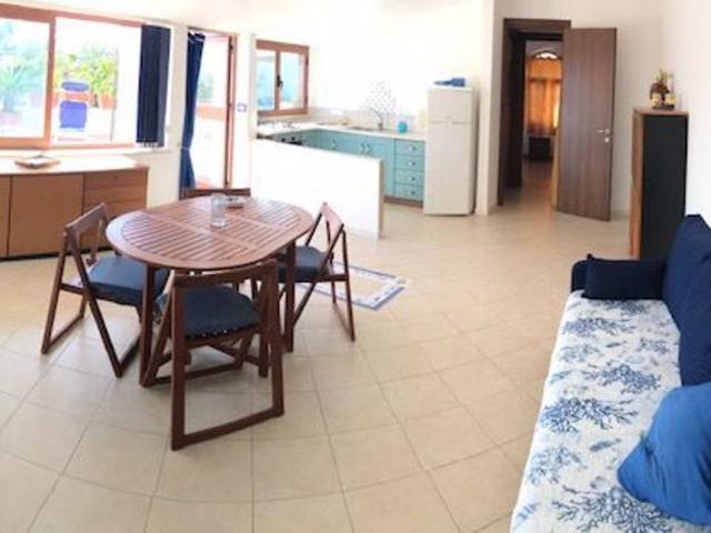 Villa con giardino a Oliveri