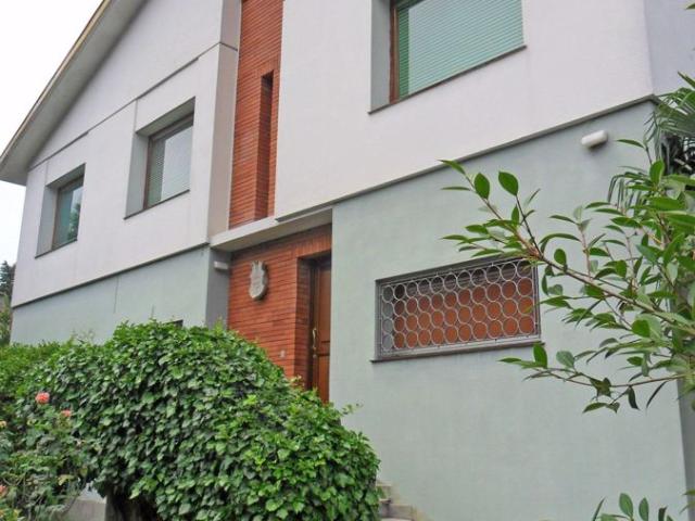 Villa con giardino a Omegna