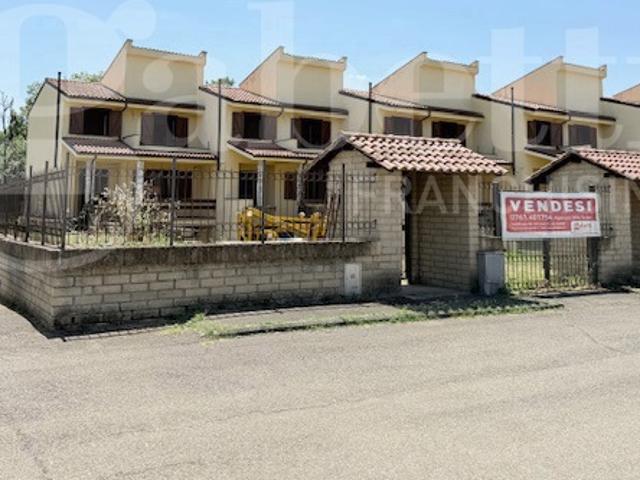 Villa con giardino a Orte