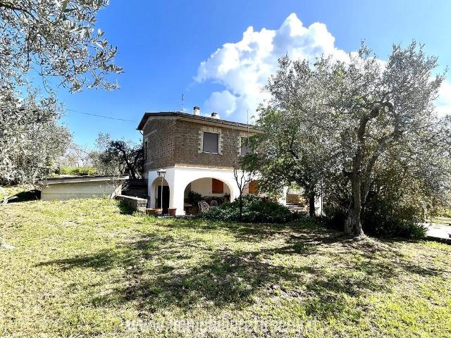 Villa con giardino a Orvieto