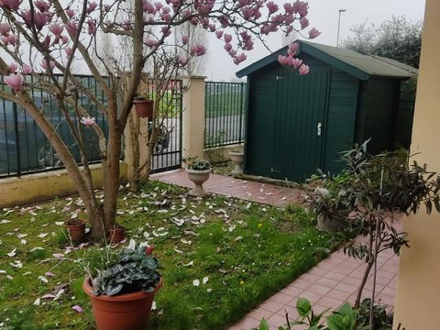 Villa con giardino a Papozze