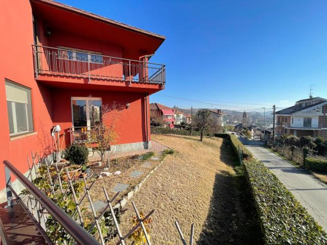Villa con giardino a Piobesi d'Alba