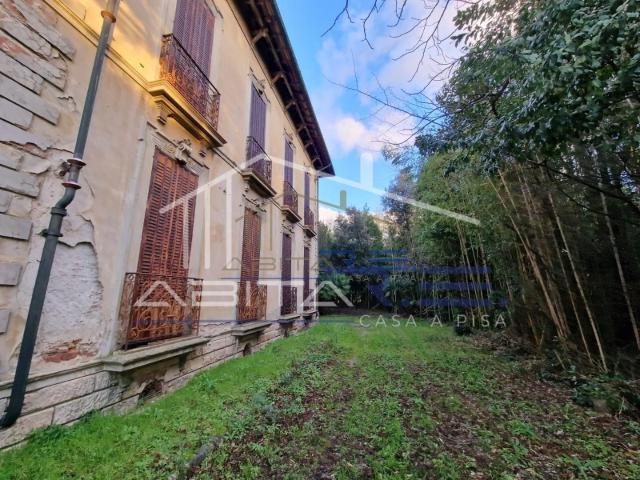 Villa con giardino a Cascina