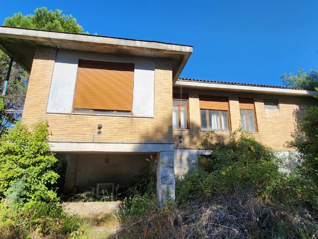 Villa con giardino a Roma