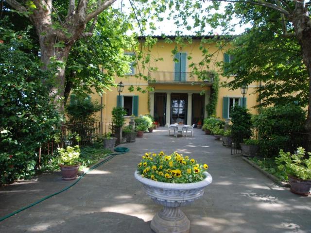 Villa con giardino a Santa Maria a Monte