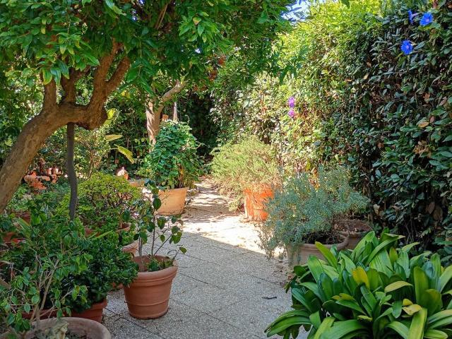 Villa con giardino a Santa Marinella