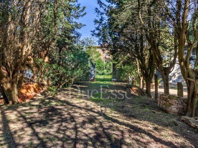 Villa con giardino a San Miniato