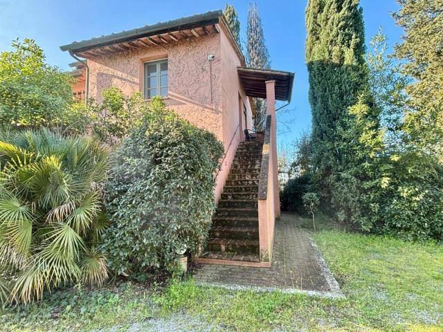 Villa con giardino a San Miniato