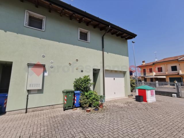 Villa con giardino a Sanguinetto