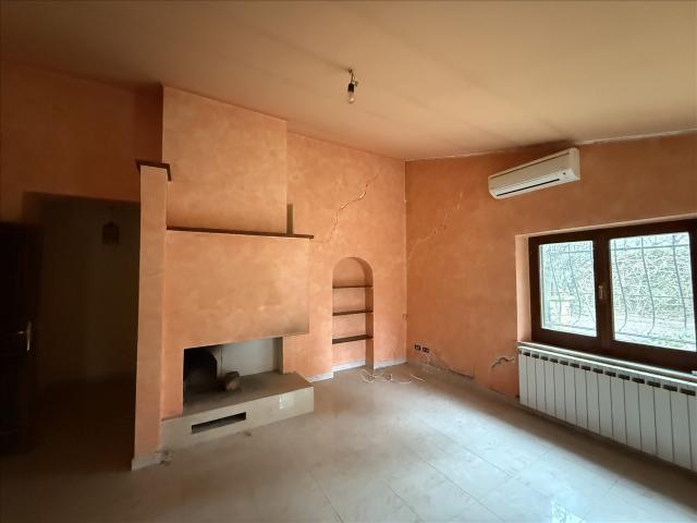 Villa con giardino a Sarteano