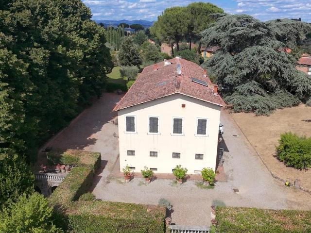 Villa con giardino a Siena