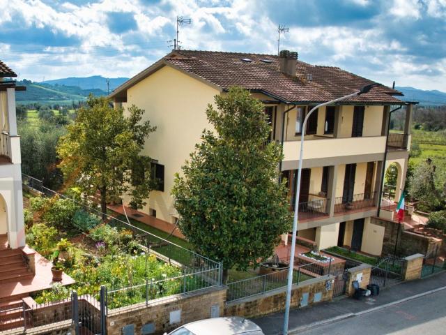 Villa con giardino a Suvereto