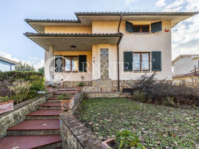 Villa con giardino ad Asciano 300m² Asciano