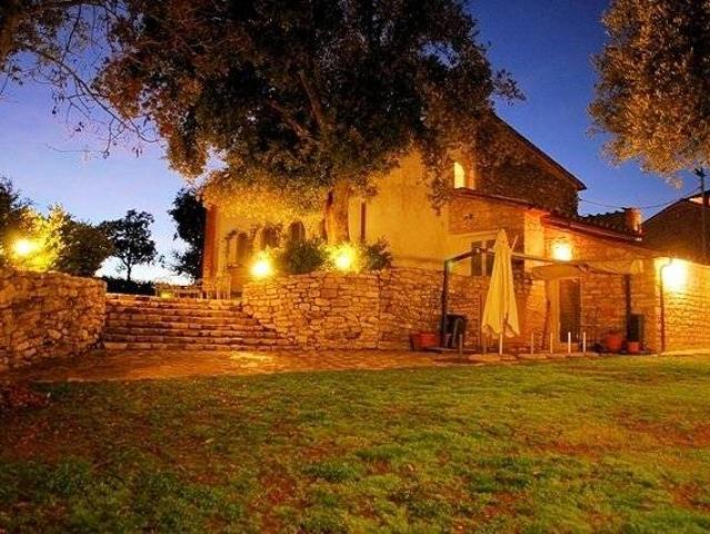 Villa con giardino e vista panoramica mozzafiato in vendita. 250m² Monsummano Terme