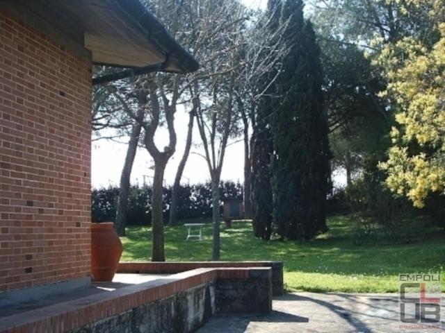 Villa con giardino, Empoli corniola