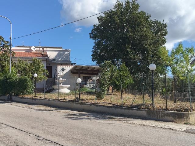 Villa con giardino in contrada pantanella, Bucchianico