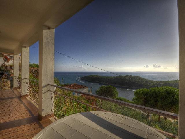 Villa con giardino in fetovaia, Campo nell'Elba