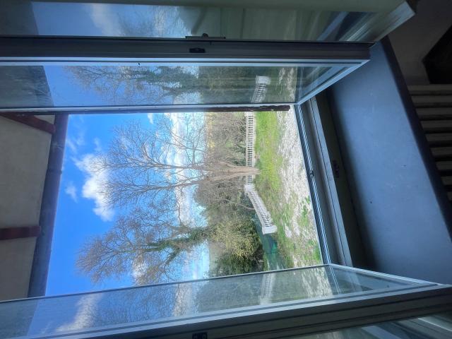 Villa con giardino in frazione montesicuro, Ancona