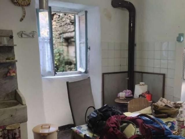 Villa con giardino in località chiappa 4, Valbrevenna