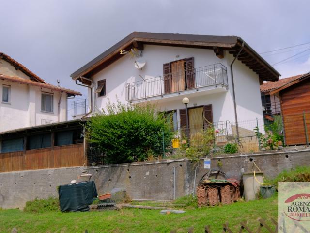Villa con giardino in località girini 19, Dego