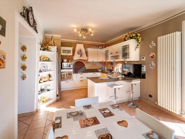 Villa con giardino in località orsucci 1 mologno, Barga