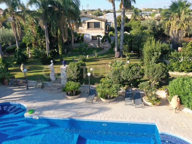 Villa con giardino in spiaggia cava daliga 1c, Scicli