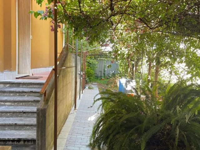 Villa con giardino in via olanda 2, Sestri Levante
