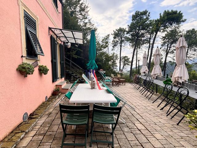 Villa con giardino in via orlando grosso 6, Bonassola