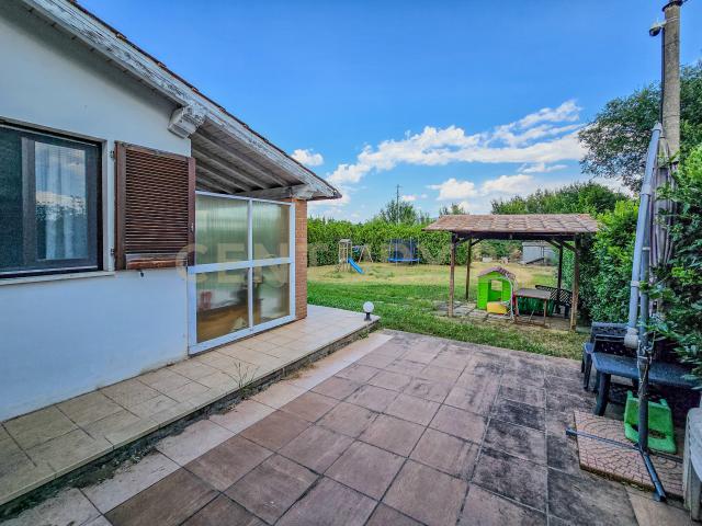 Villa con giardino in via del madonnino snc, Grosseto