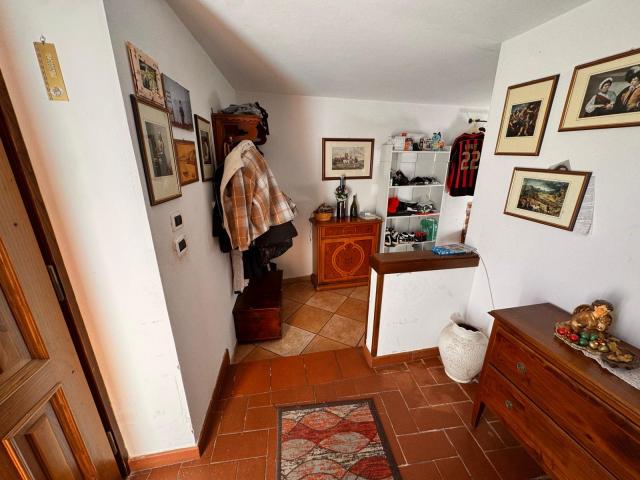 Villa con giardino in via fonterosa, Arezzo