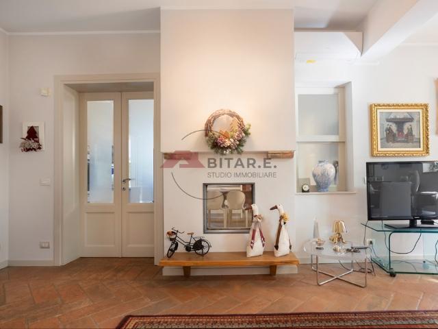 Villa con giardino in via giosue' carducci, Castenedolo