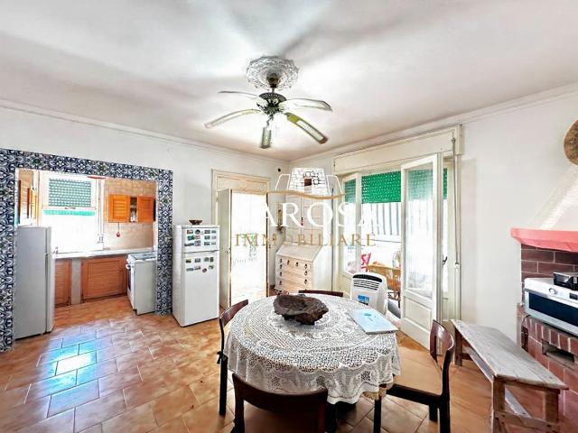 Villa con giardino in via isonzo 25, Melendugno