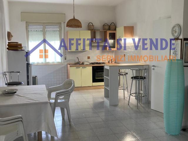 Villa con giardino in via isole marchesi 46, Siracusa