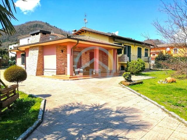 Villa con giardino in via leandro puccetti 5/c, Gallicano