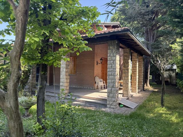 Villa con giardino in via leonardo da vinci, Casalecchio di Reno