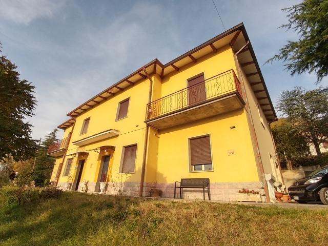 Villa con giardino in via pescaroggio, Zocca