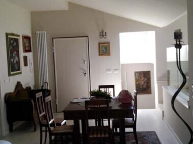 Villa con giardino in via privata altamira 16/a, Imperia