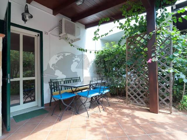 Villa con giardino in via tramonti, Nardò