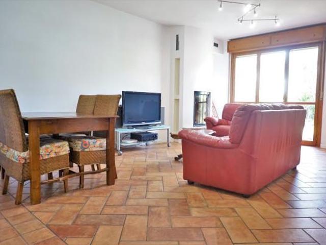 Villa con giardino in viale padania, Bonate Sopra