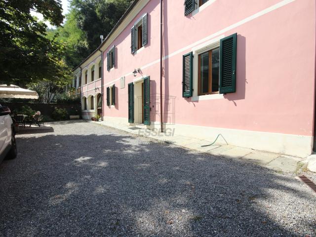 Villa con giardino in viale roma 9, Bagni di Lucca
