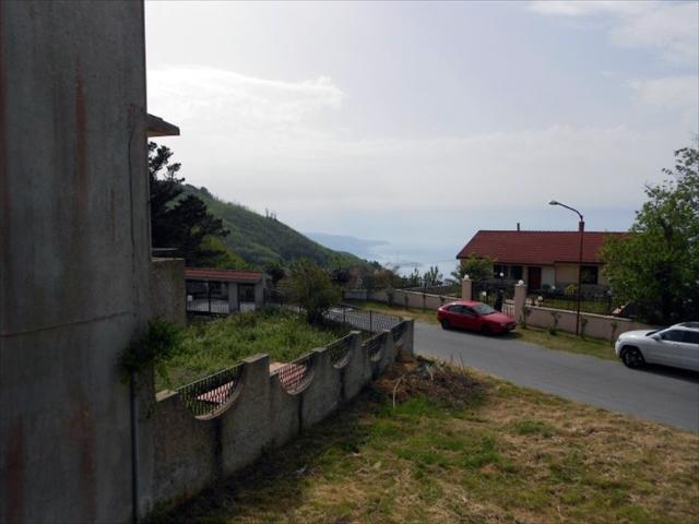 Villa con giardino in villaggio del pino, Scilla